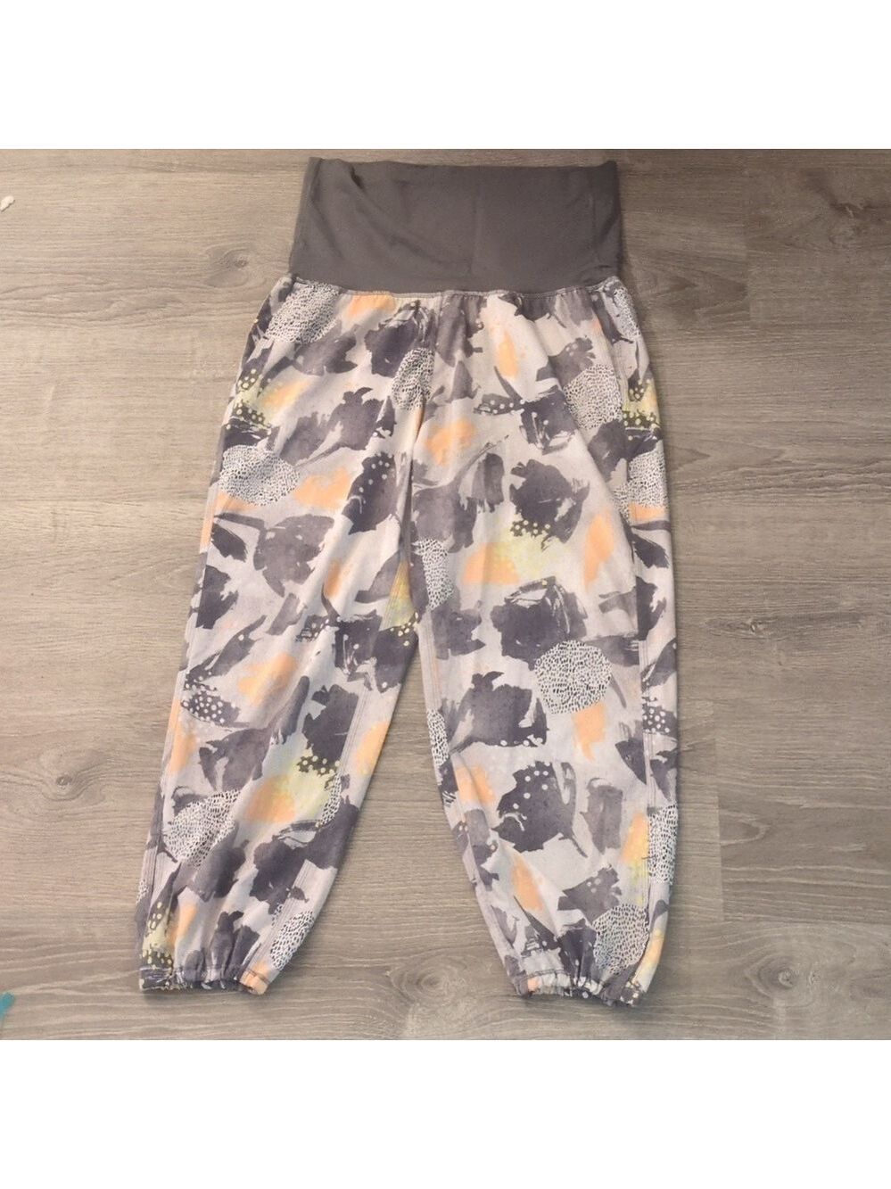 Lululemon Om PantMini Art Pop White Multi / Slate size 8